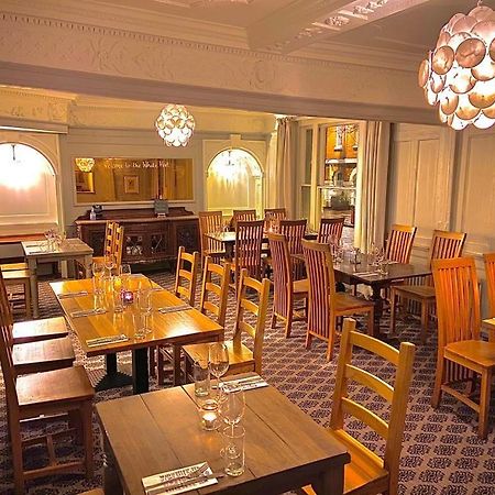 Отель The White Hart Whitchurch  Экстерьер фото