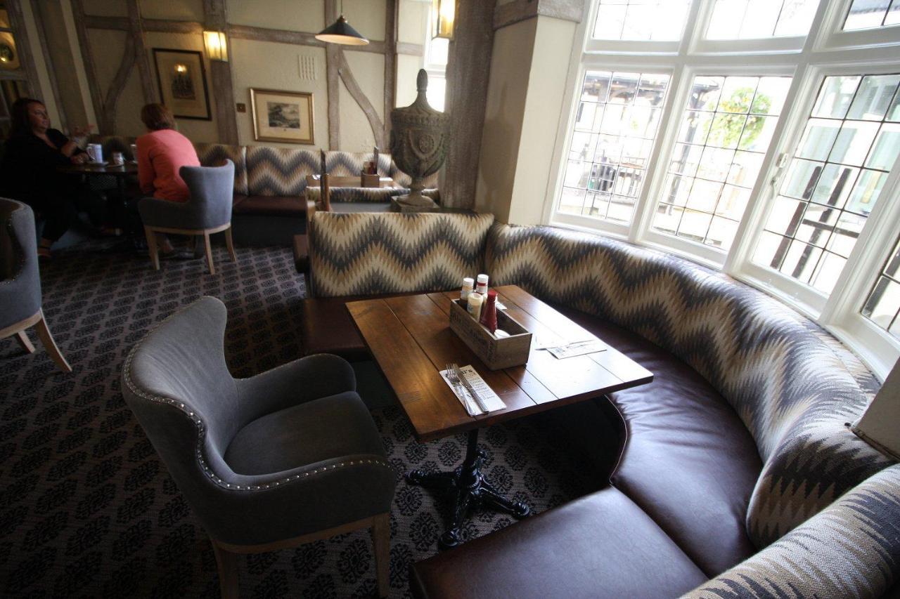 Отель The White Hart Whitchurch  Экстерьер фото