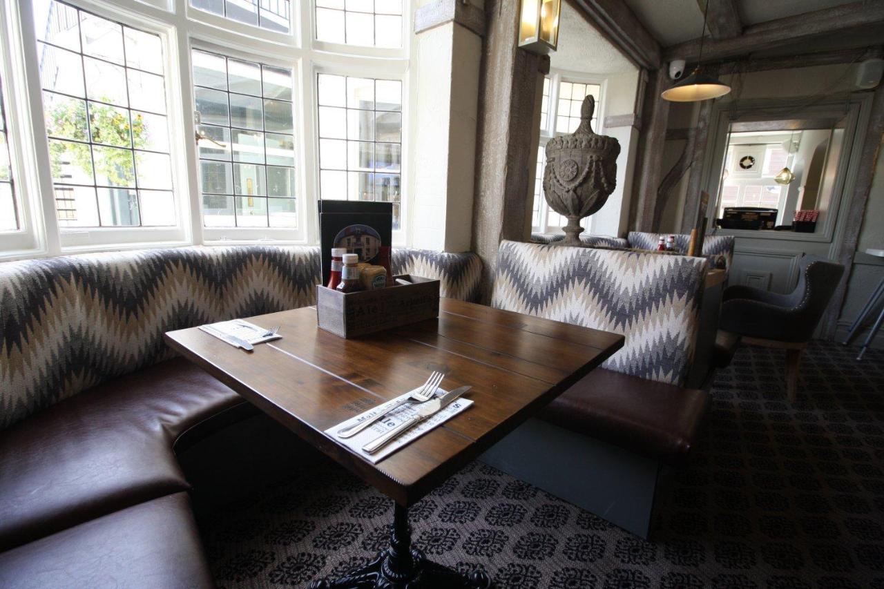 Отель The White Hart Whitchurch  Экстерьер фото