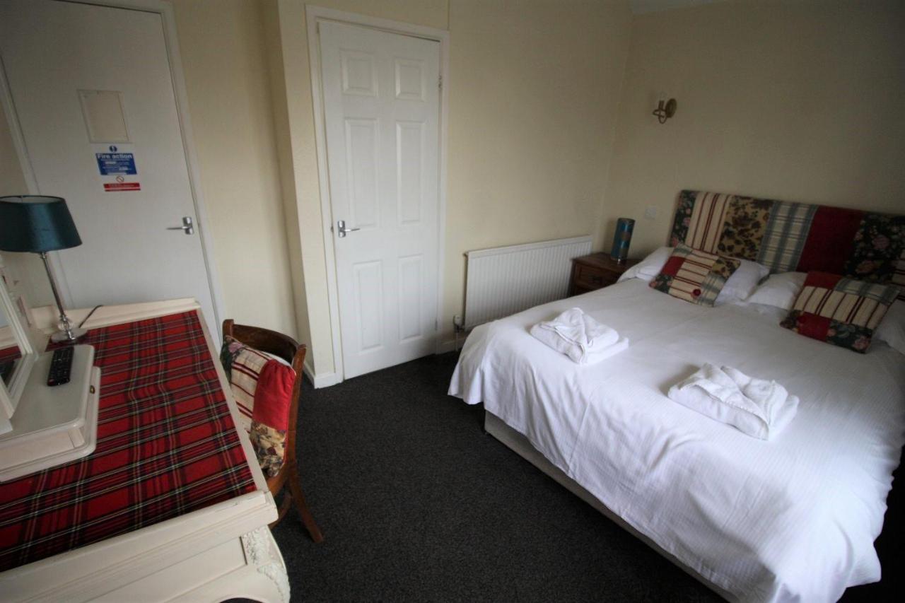 Отель The White Hart Whitchurch  Номер фото