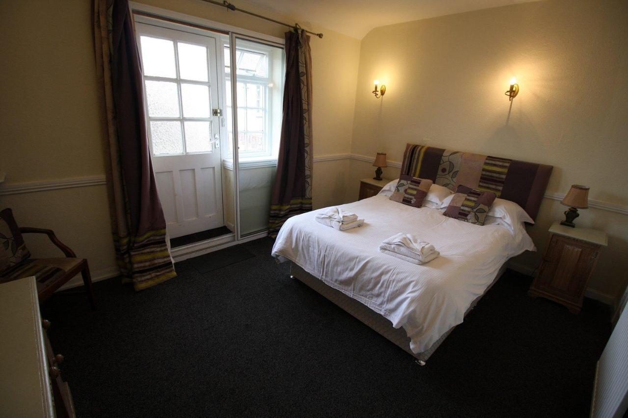 Отель The White Hart Whitchurch  Номер фото