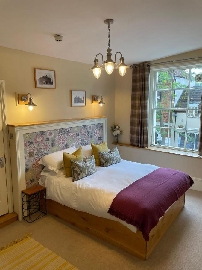 Отель The White Hart Whitchurch  Экстерьер фото