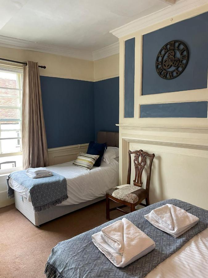 Отель The White Hart Whitchurch  Экстерьер фото