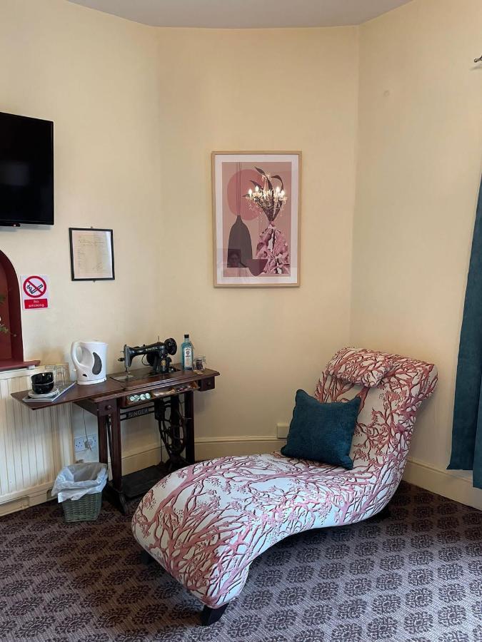 Отель The White Hart Whitchurch  Экстерьер фото